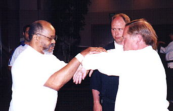 Bruce Lee's first student - Jesse Glover demonstrates Chi Sao